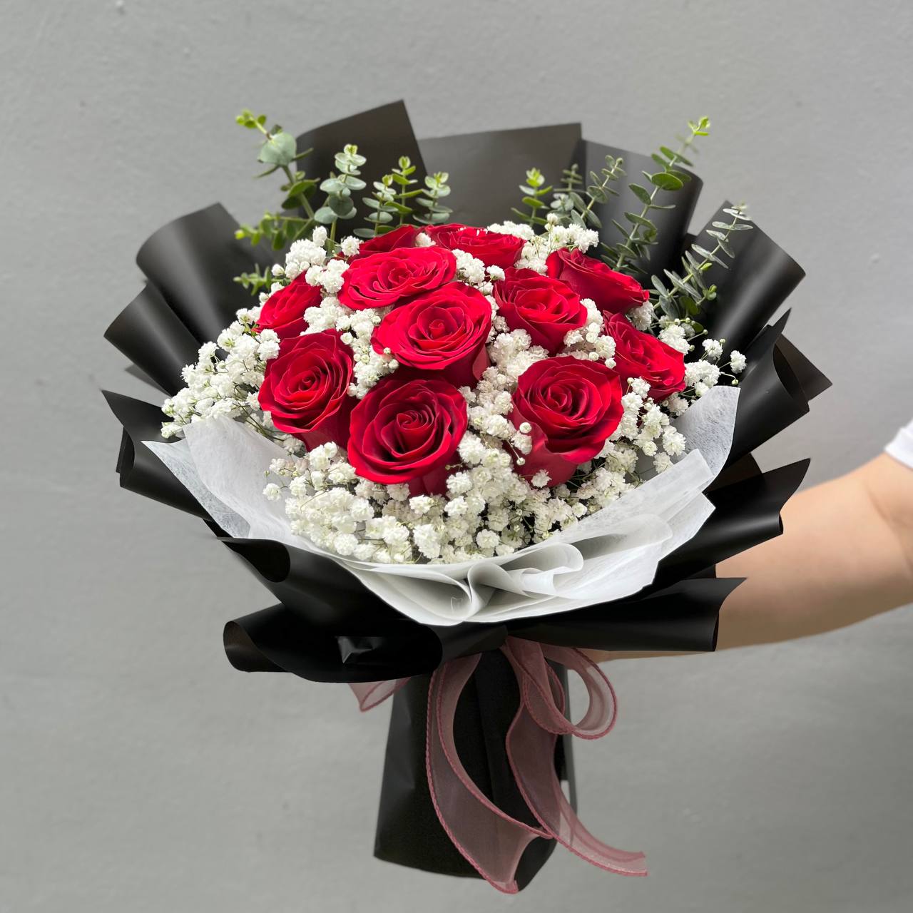 12 Rose Bouquet with Baby's Breath