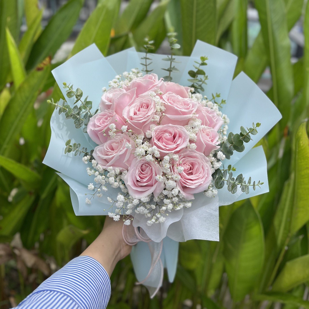 12 Rose Bouquet with Baby's Breath