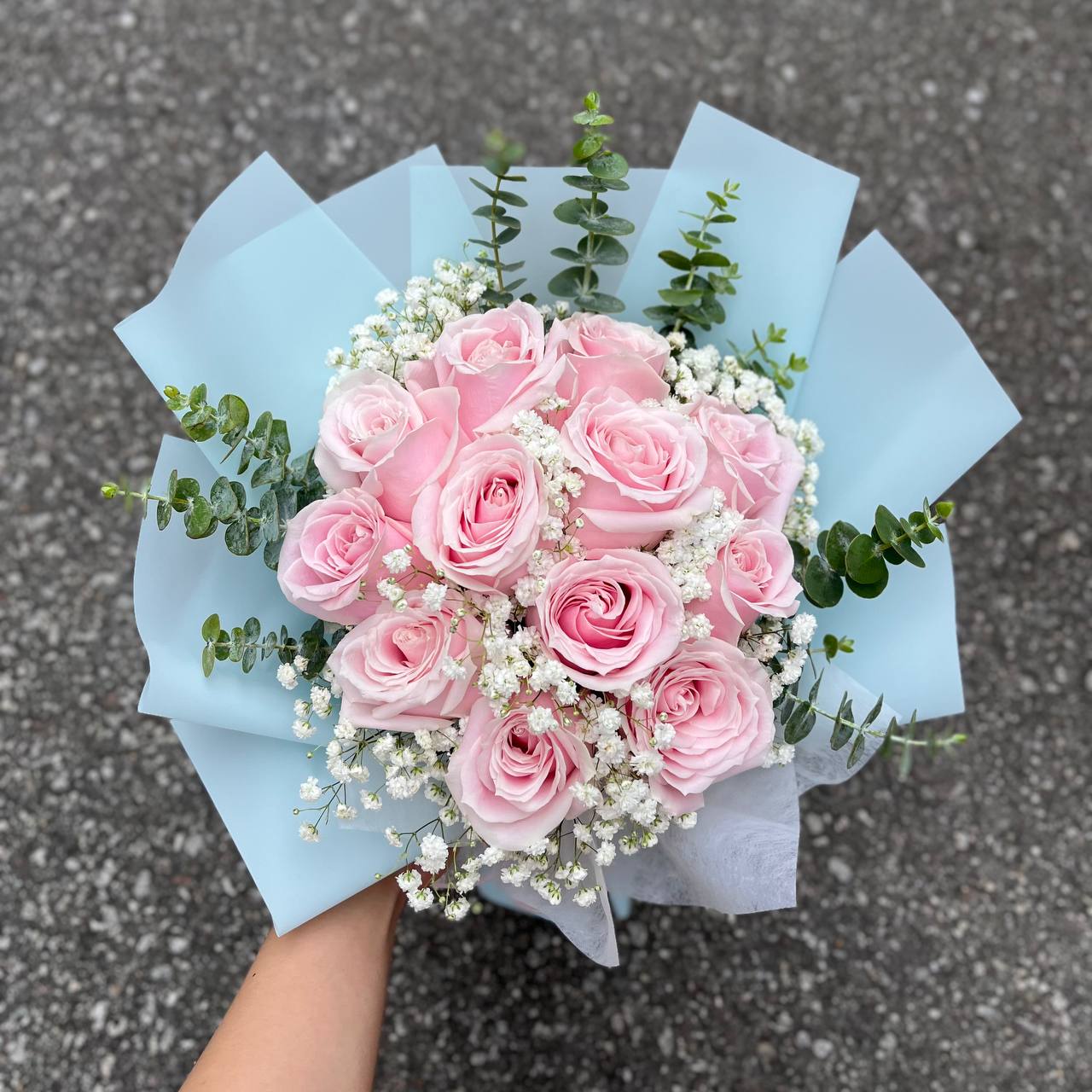 12 Rose Bouquet with Baby's Breath