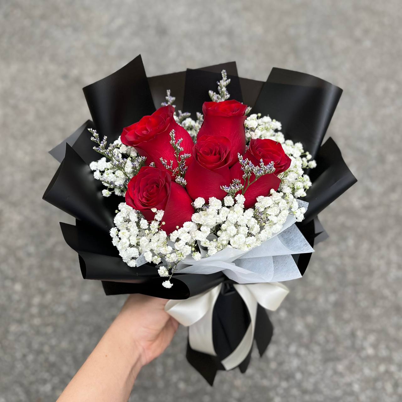 5 Rose Bouquet with Baby's Breath