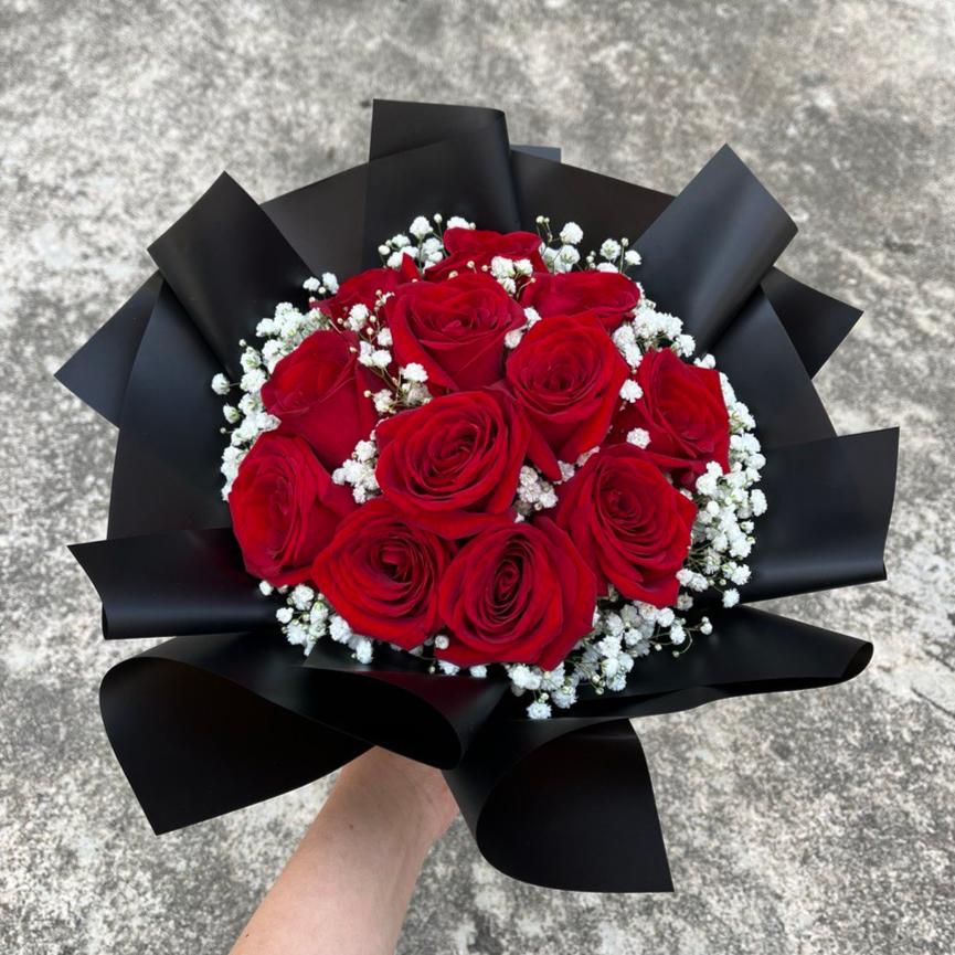 Perfect- 12 rose bouquet (circular wrapping style)