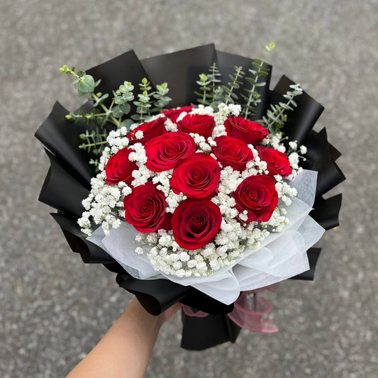 12 Rose Bouquet with Baby's Breath
