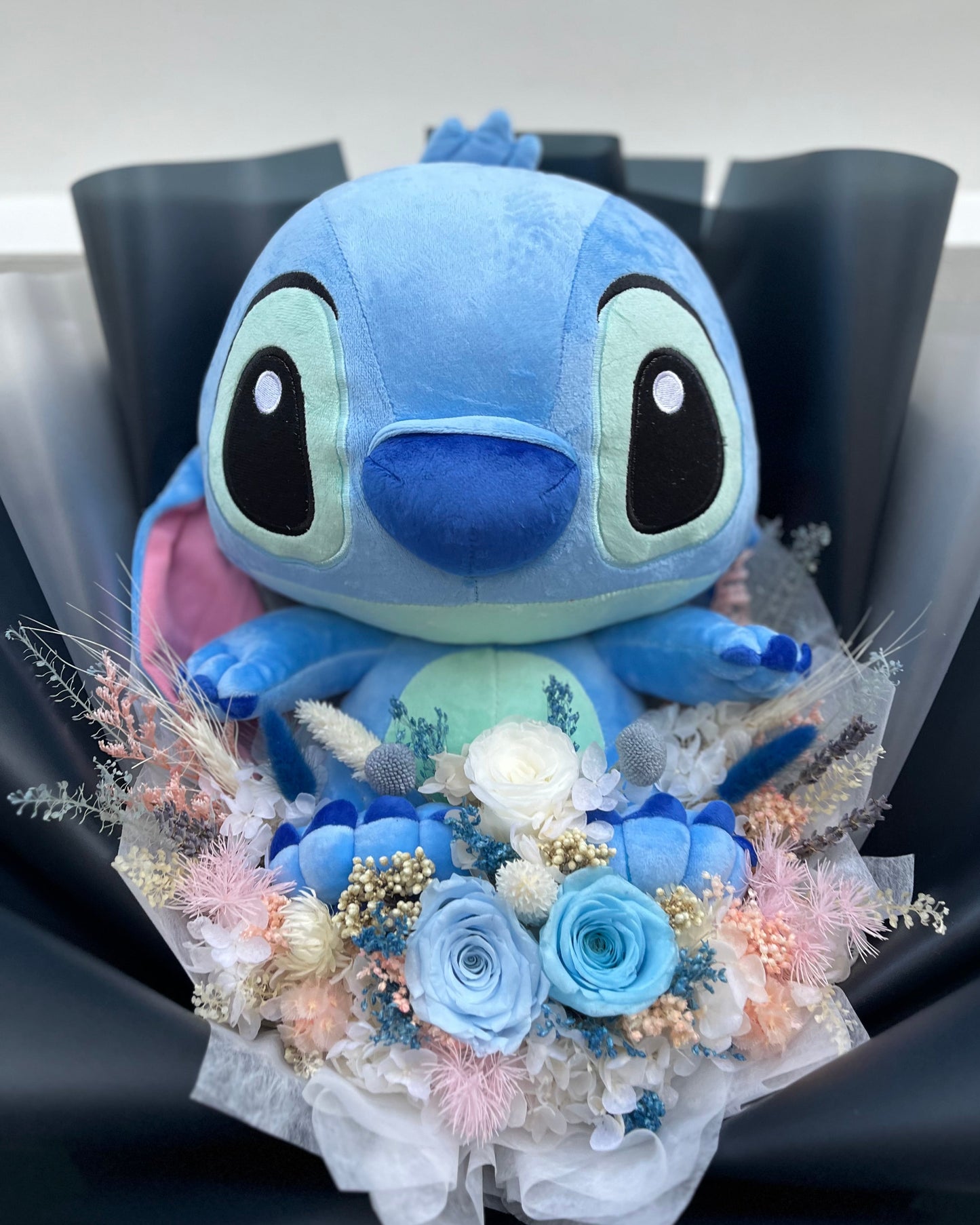 Preserved rose bouquet- 3 rose w Stitch