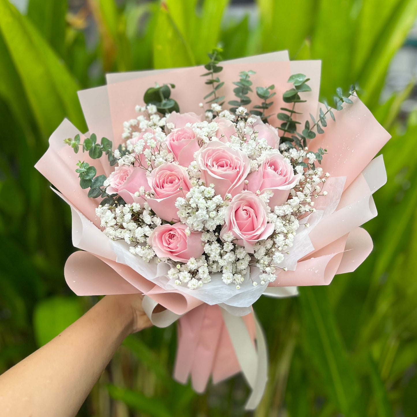 12 Rose Bouquet with Baby's Breath