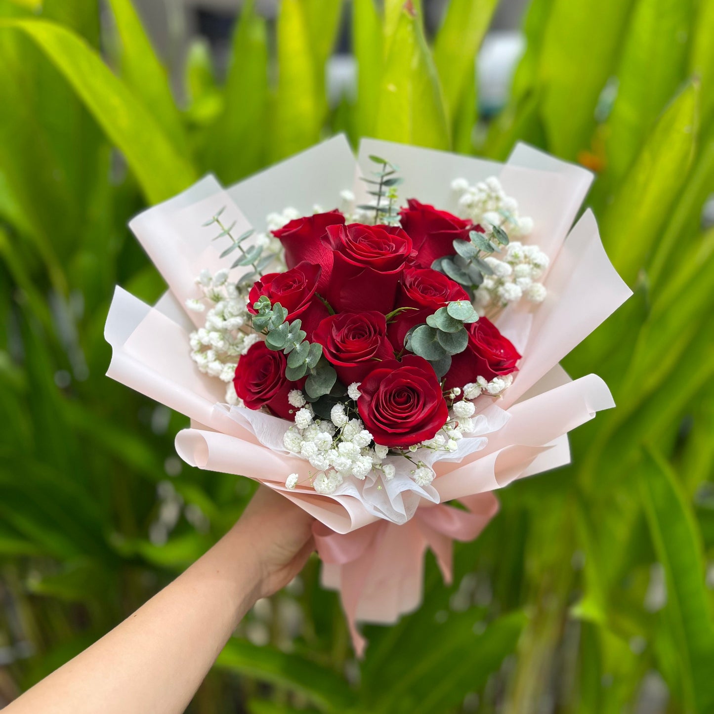 9 Rose Bouquet with Baby's Breath