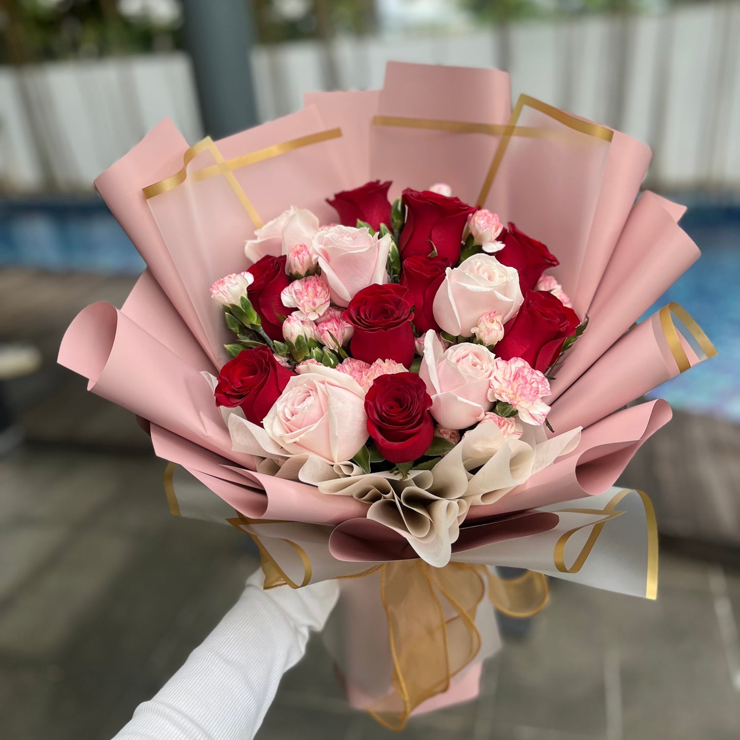 Elegant- Red & Pink rose