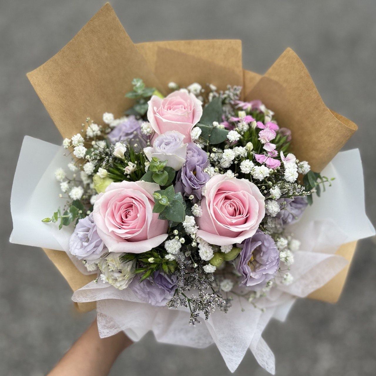 Enchanted garden- Rose & Eustoma mix (Omakase style)