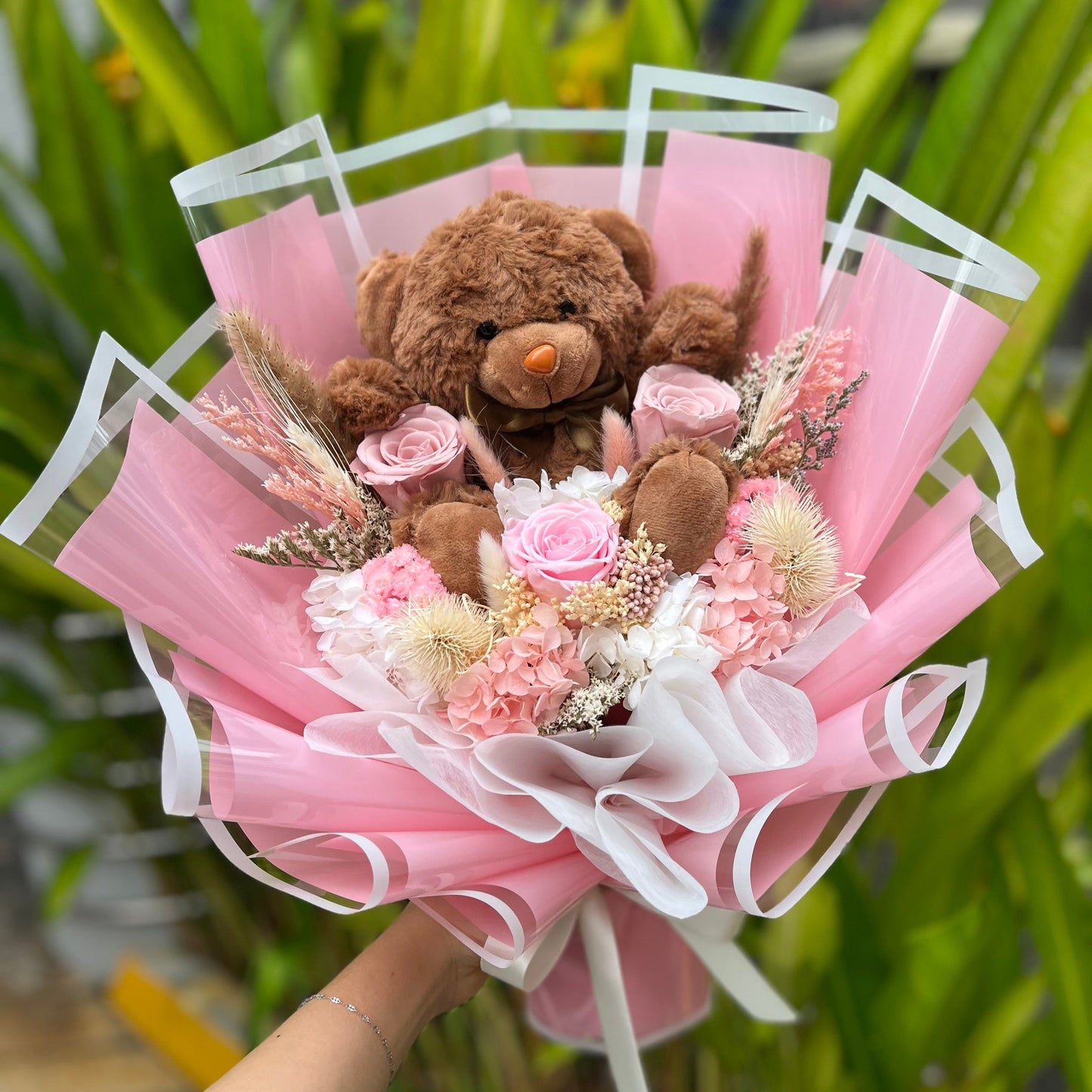 Preserved rose bouquet- 3 rose w Fluffy bear