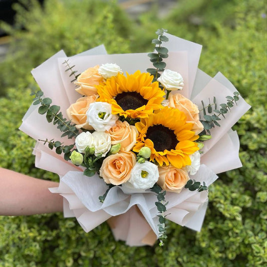 Happy- Rose & sunflower bouquet