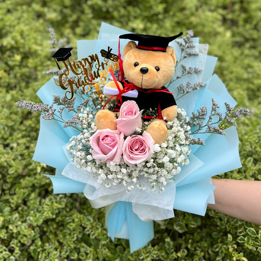{G6}Triple roses and baby's breath with big graduation bear