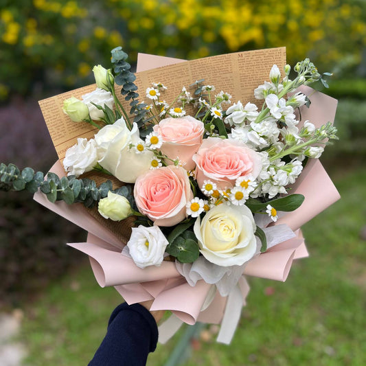 {M7} Lovely- peach & white rose bouquet (grad)
